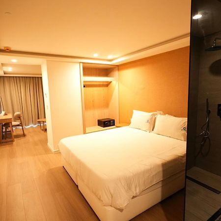 Blue Harbour Boutique Aparthotel Айя Напа Екстериор снимка