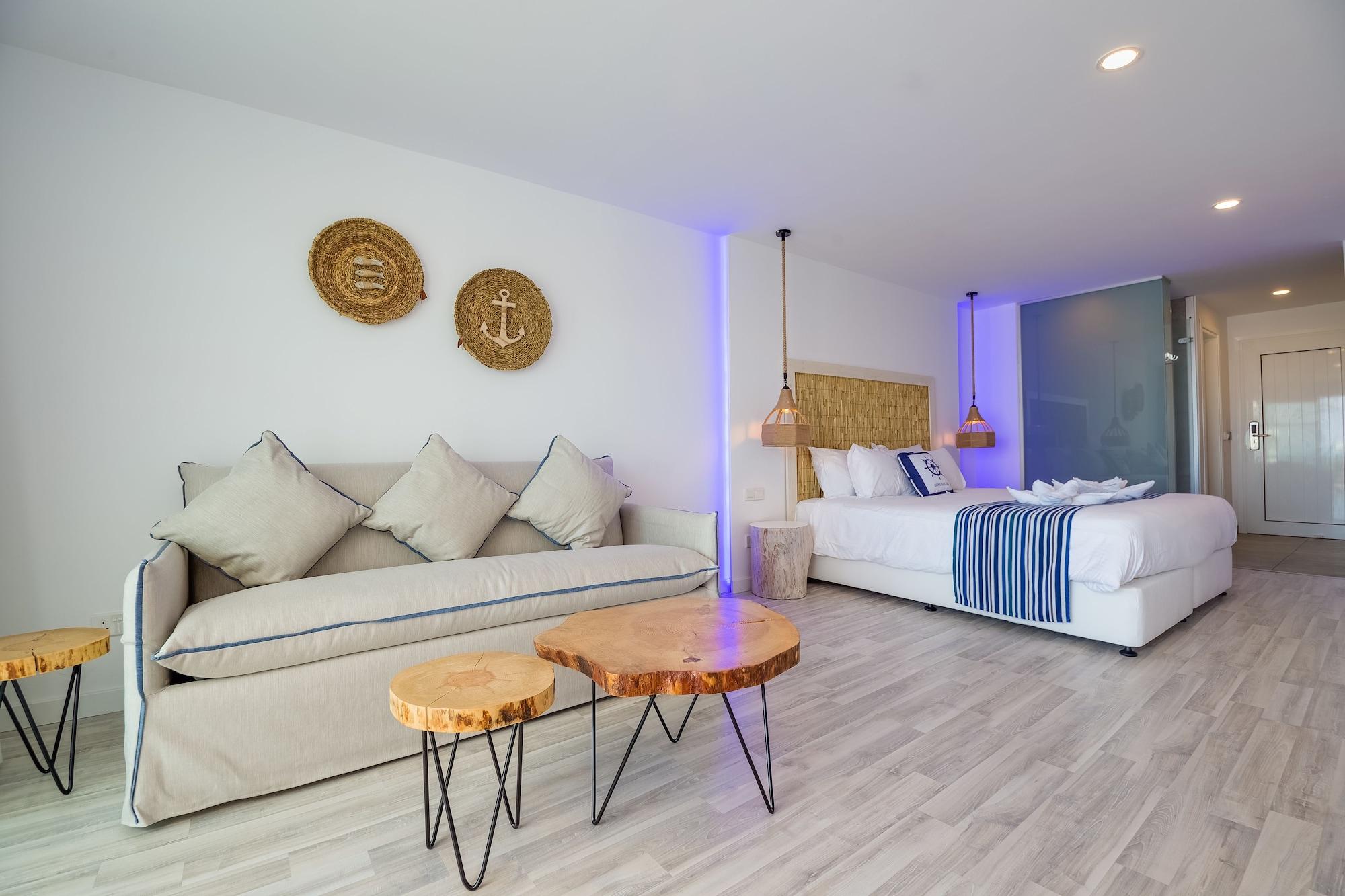 Blue Harbour Boutique Aparthotel Айя Напа Екстериор снимка