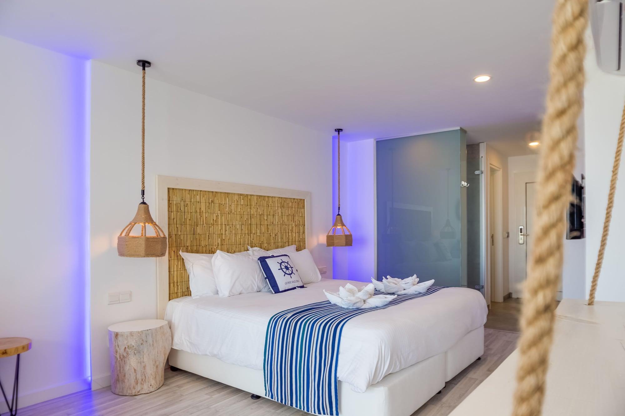 Blue Harbour Boutique Aparthotel Айя Напа Екстериор снимка