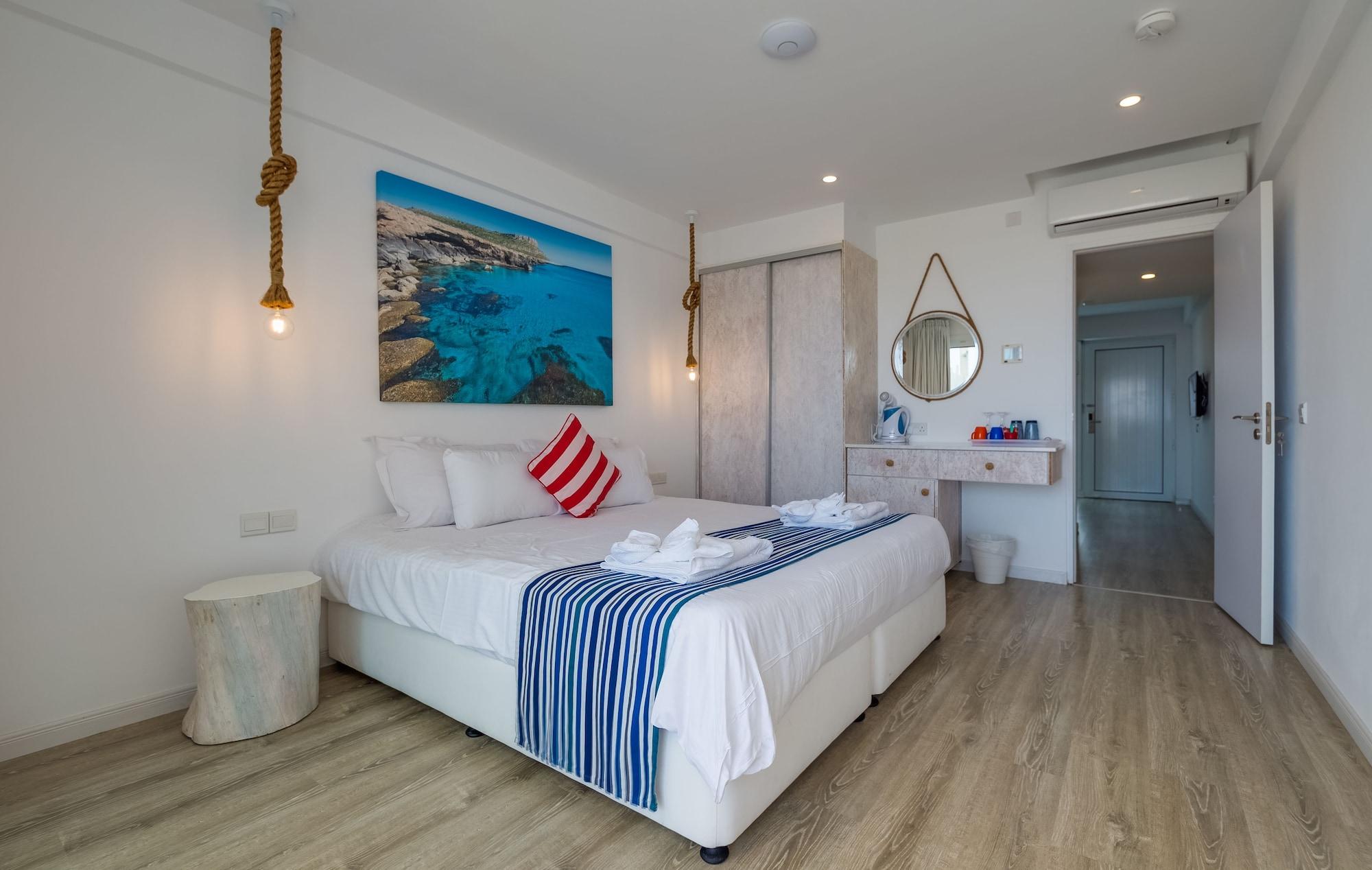 Blue Harbour Boutique Aparthotel Айя Напа Екстериор снимка