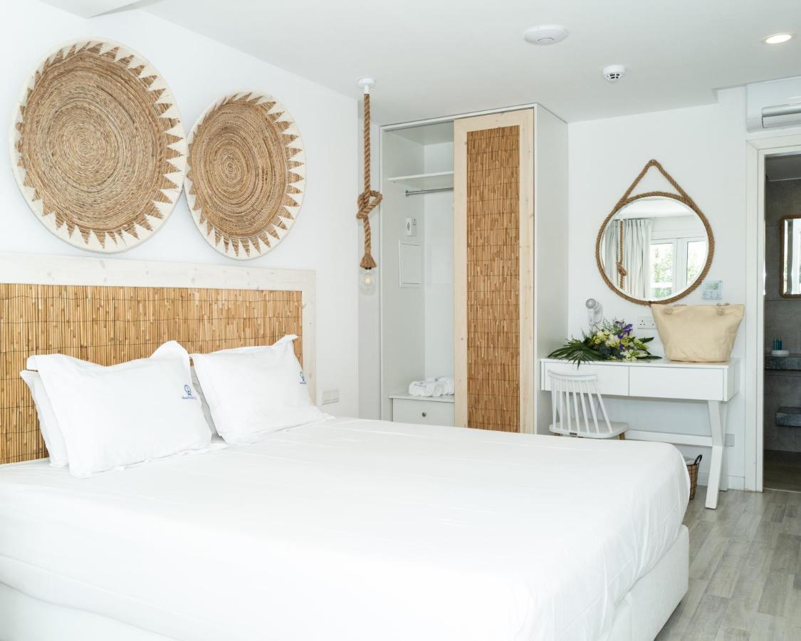 Blue Harbour Boutique Aparthotel Айя Напа Екстериор снимка