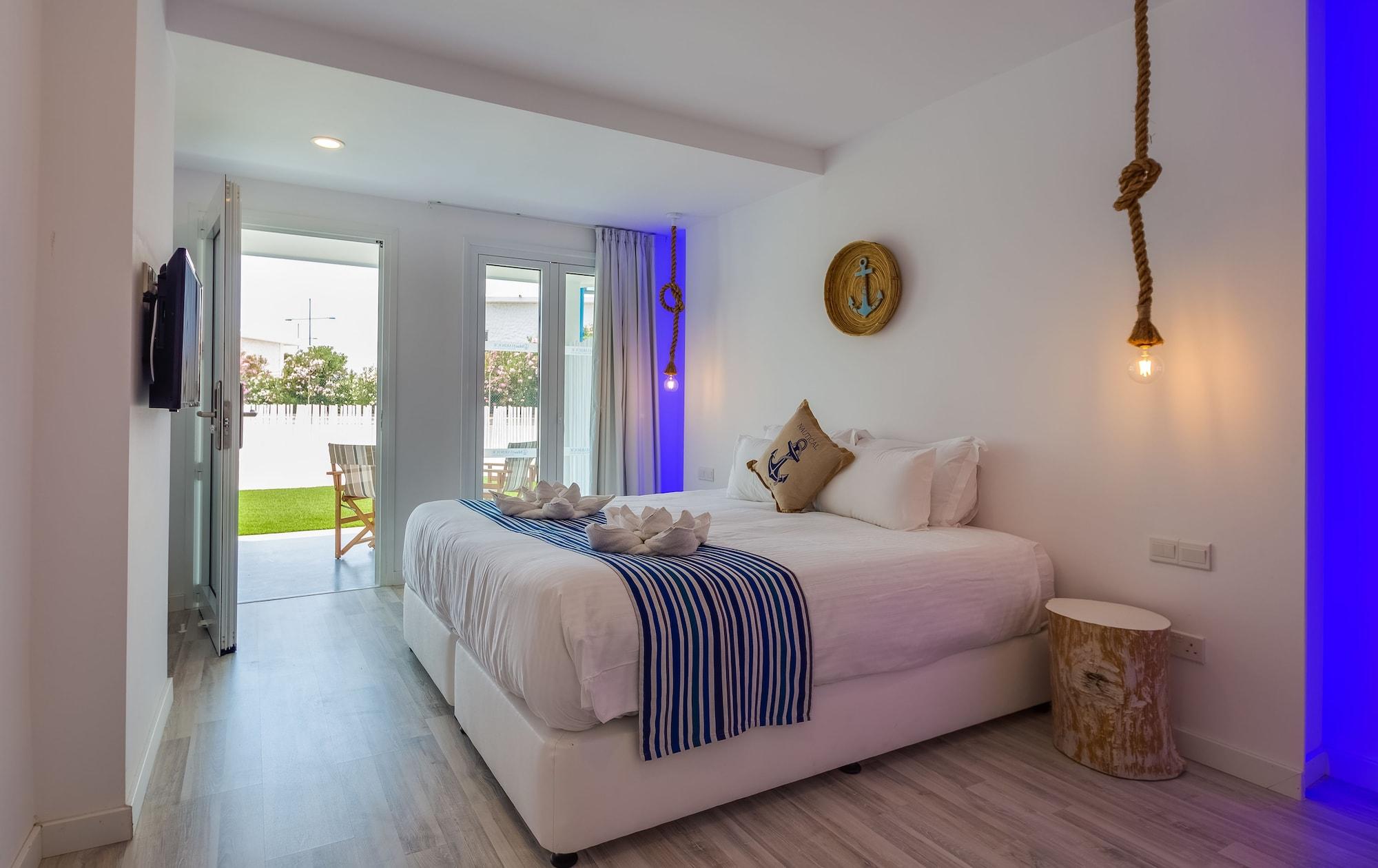 Blue Harbour Boutique Aparthotel Айя Напа Екстериор снимка