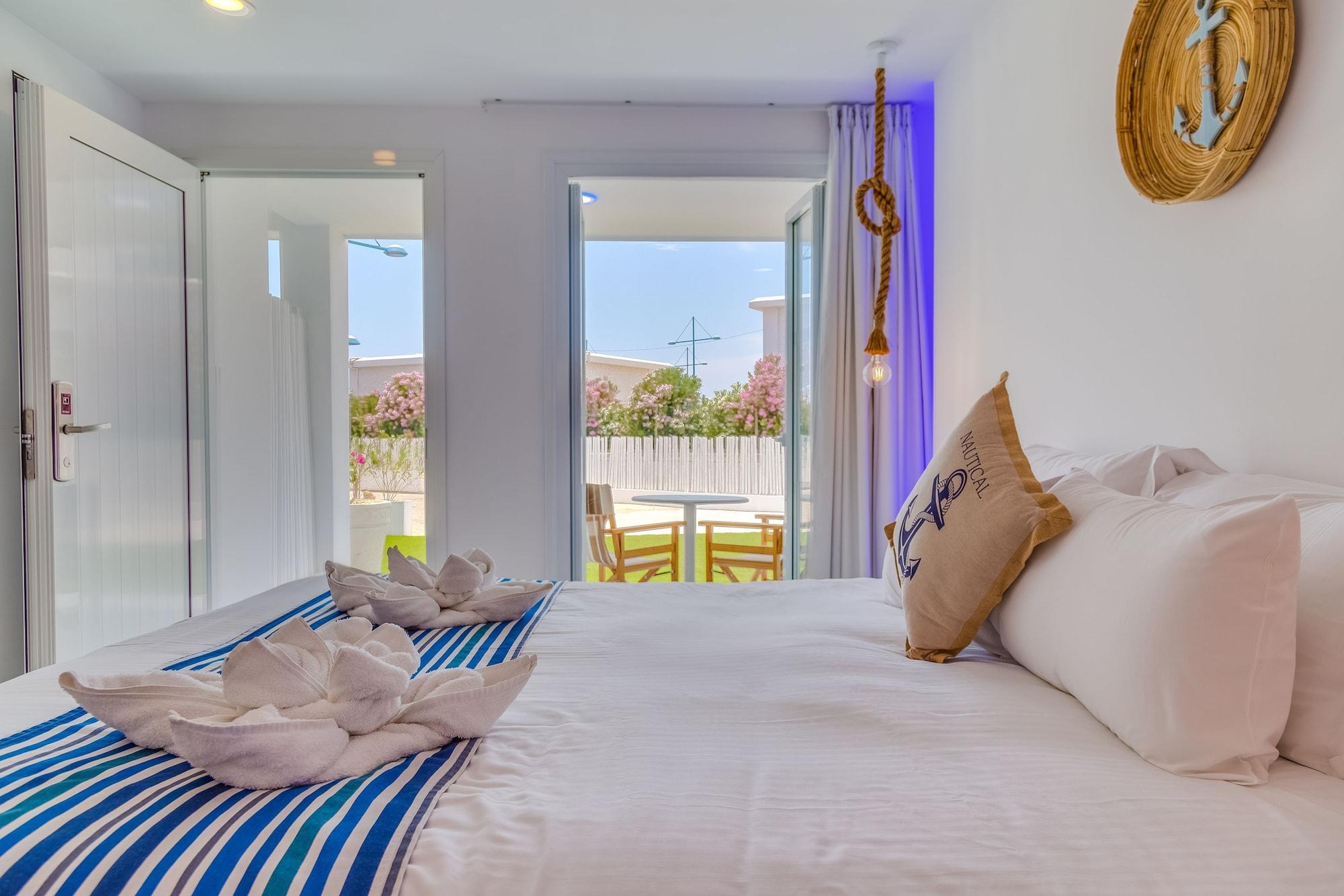 Blue Harbour Boutique Aparthotel Айя Напа Екстериор снимка