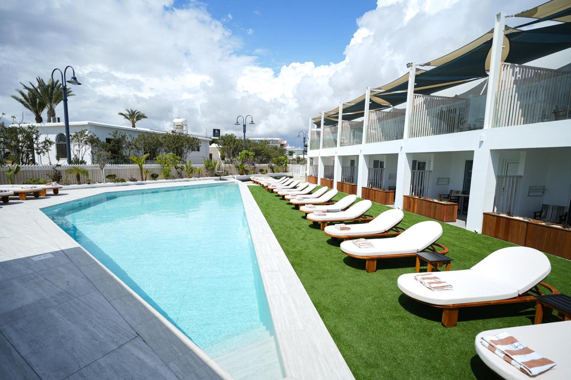 Blue Harbour Boutique Aparthotel Айя Напа Екстериор снимка